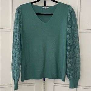 Sioni Green V-Neck Sweater with Lace Sleeves